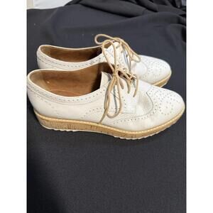 Tamaris Oxford style cork bottom loafer women’s size 38 off-white
